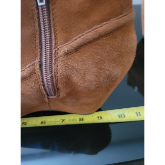 Women's size 10 M Dolce Vita Tan Suede Boot Side Zipper - Picture 9 of 10